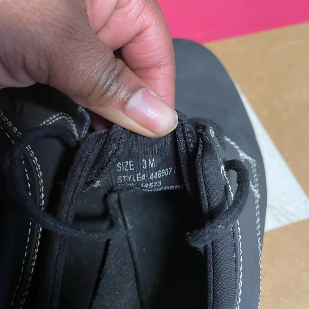 Preloved boys casual shoes - Picture 2 of 4